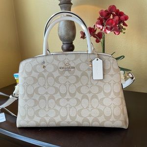 NWOT - Coach Beige and White Signature Dome Satchel
